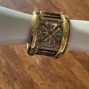Vintage Large Cuff Gold Tone Floral Mesh Bracelet​​​​​​​​​​